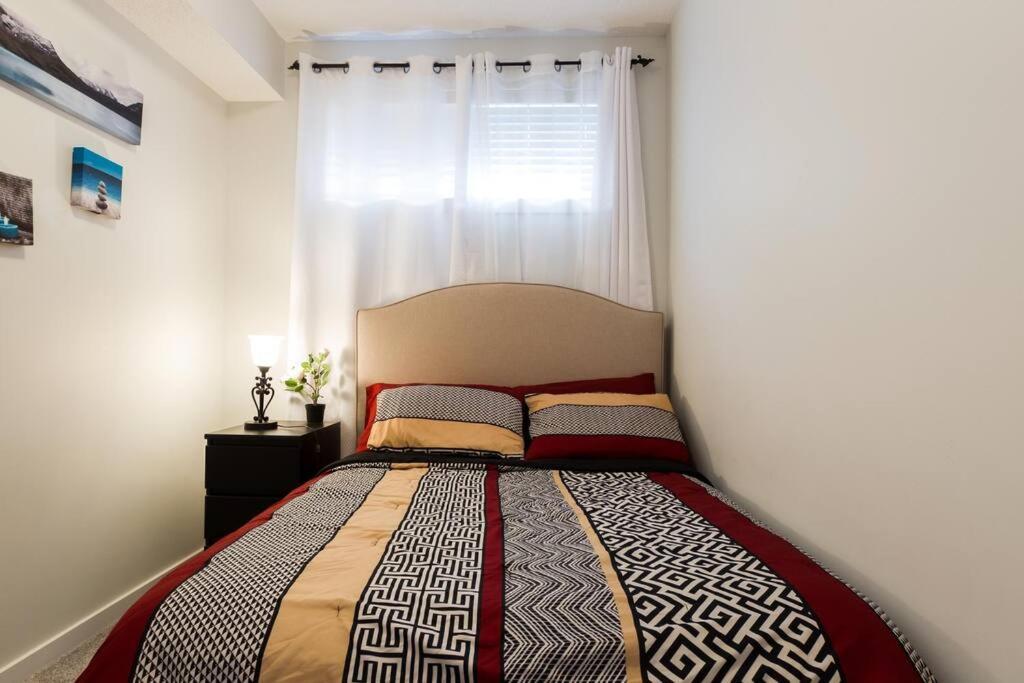 Apartment Luxurious Modern House In Laurel Edmonton